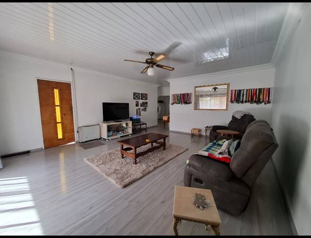 4 BEDROOM HOUSE FOR SALE IN VANDERBIJLPARK SE 7